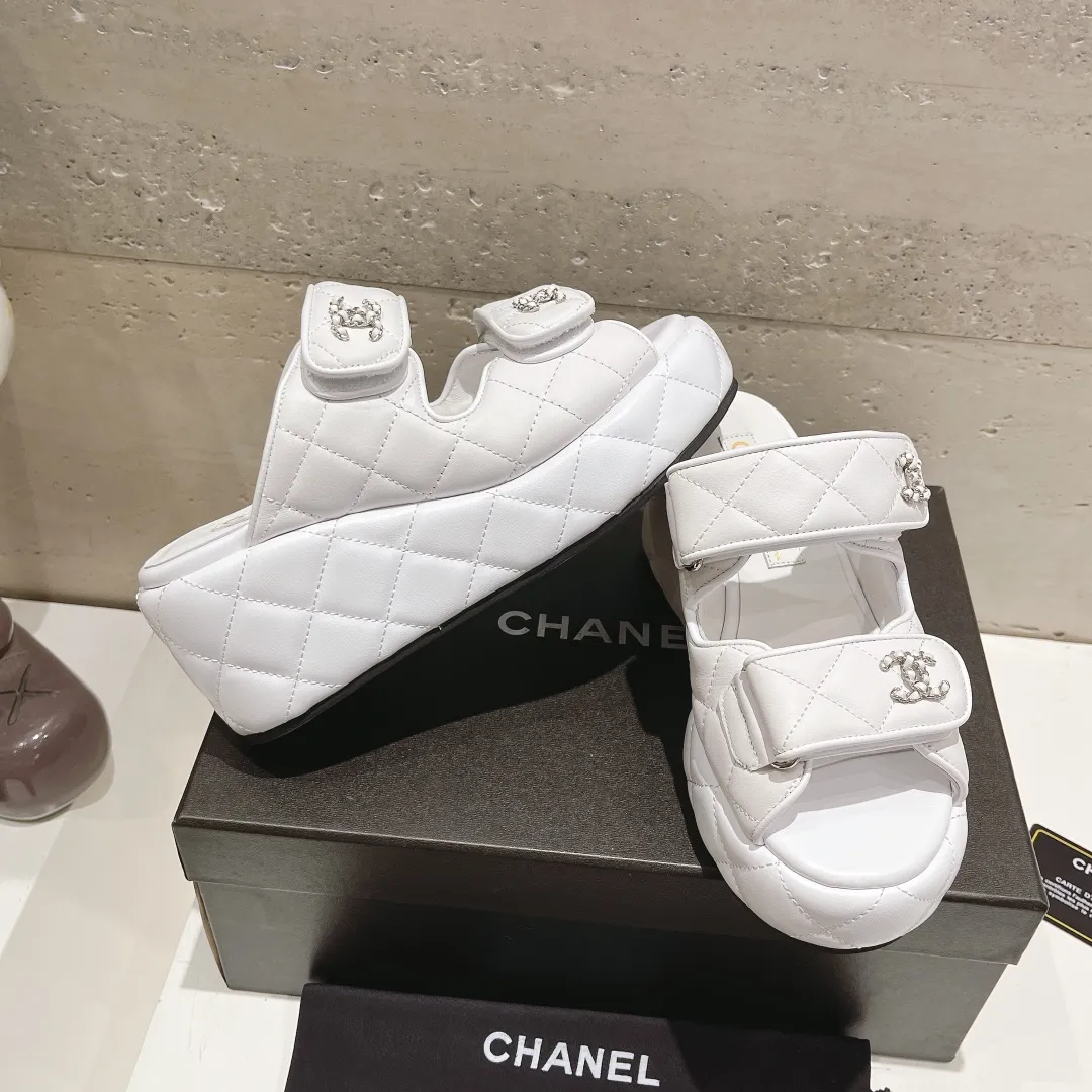 👟👟Ex-factory price 520👟👟 (top version) CHANEL Chanel C Jia Xiaoxiang 24ss new wedge heel open toe high heel sandals Top counter quality, don’t be super stunning the moment you put it on your feet🔥All materials are customized according to the original version! Upper: imported cowhide, lining: imported sheepskin, feet: sheepskin, sole: original outsole, size: 34-41